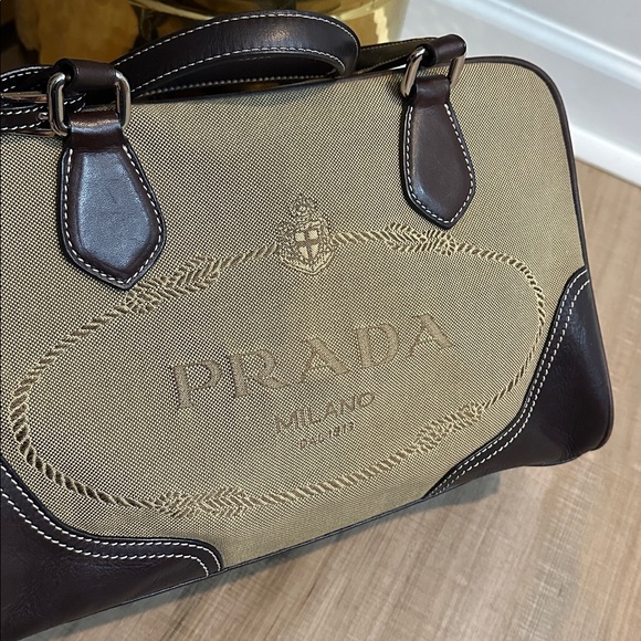 Prada Milano Vintage Bag With Silver Lock - Picture 4 of 11